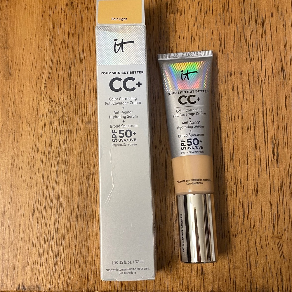 IT Cosmetics CC+ Color Correcting Full Coverage Cream Fair Light 32mL